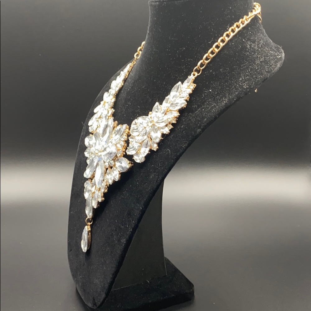 Beautiful necklace - Picture 3 of 6
